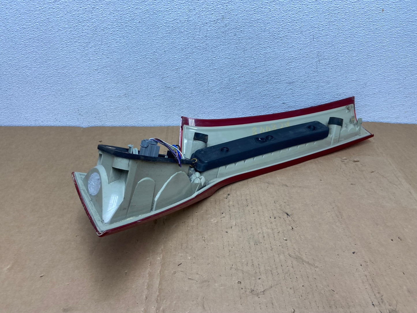 2008 to 2013 Volvo XC70 V70 Right Passenger Tail Light Upper AC8448 LK5