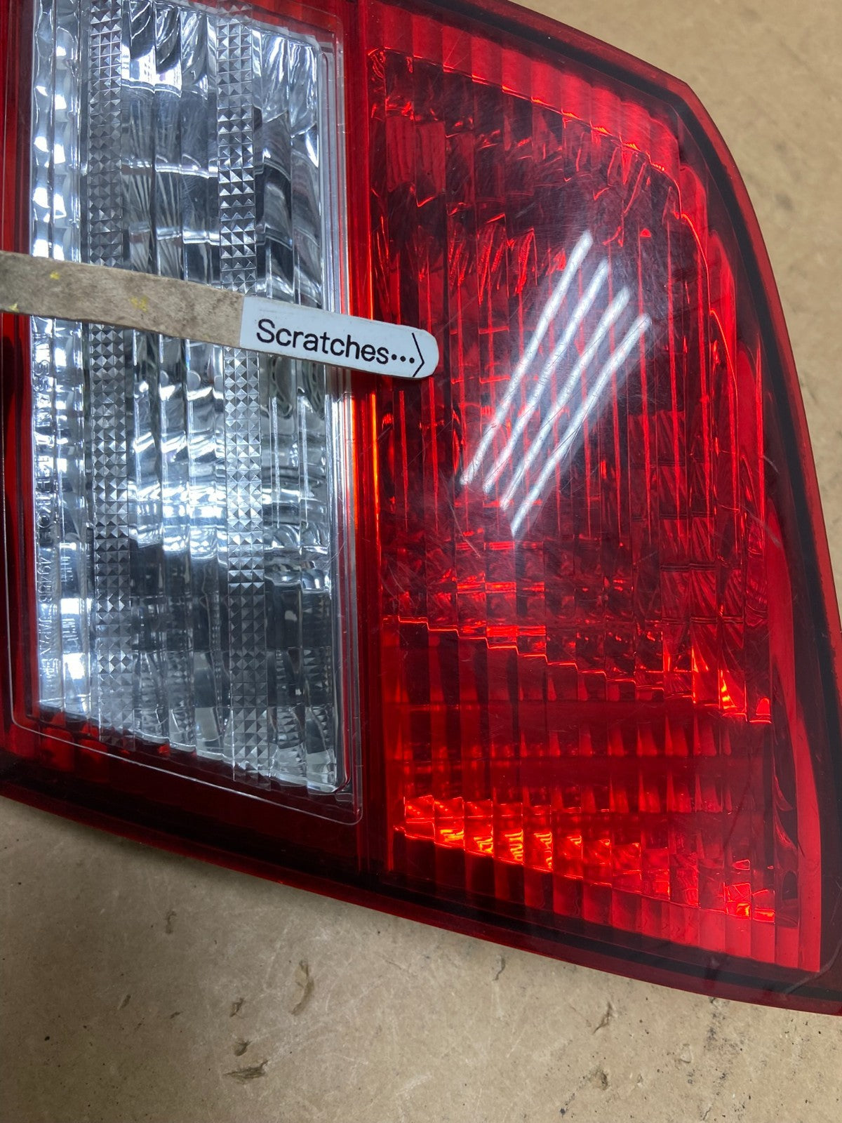 2002-2004 Infiniti i35 Inner Right Passenger Rh Side Tail Light OEM Z6894 DW3