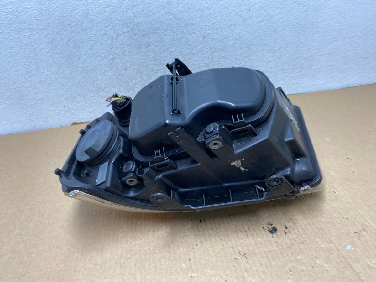 2008-2012 Land Rover LR2 Right Passenger RH Side Xenon Headlight AG2035 LK6