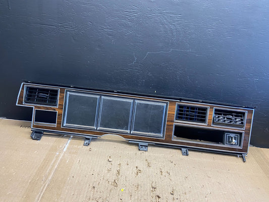 1981-1899 Lincoln Continental Mark VI  Speedometer Dash Bezel Air Vent ab5741 DG0