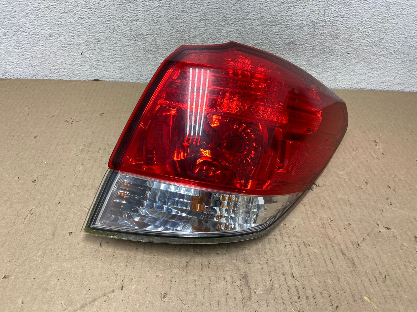2010-2014 Subaru Outback Wagon Right Passenger Rh Side Tail Light AG5948 LK2