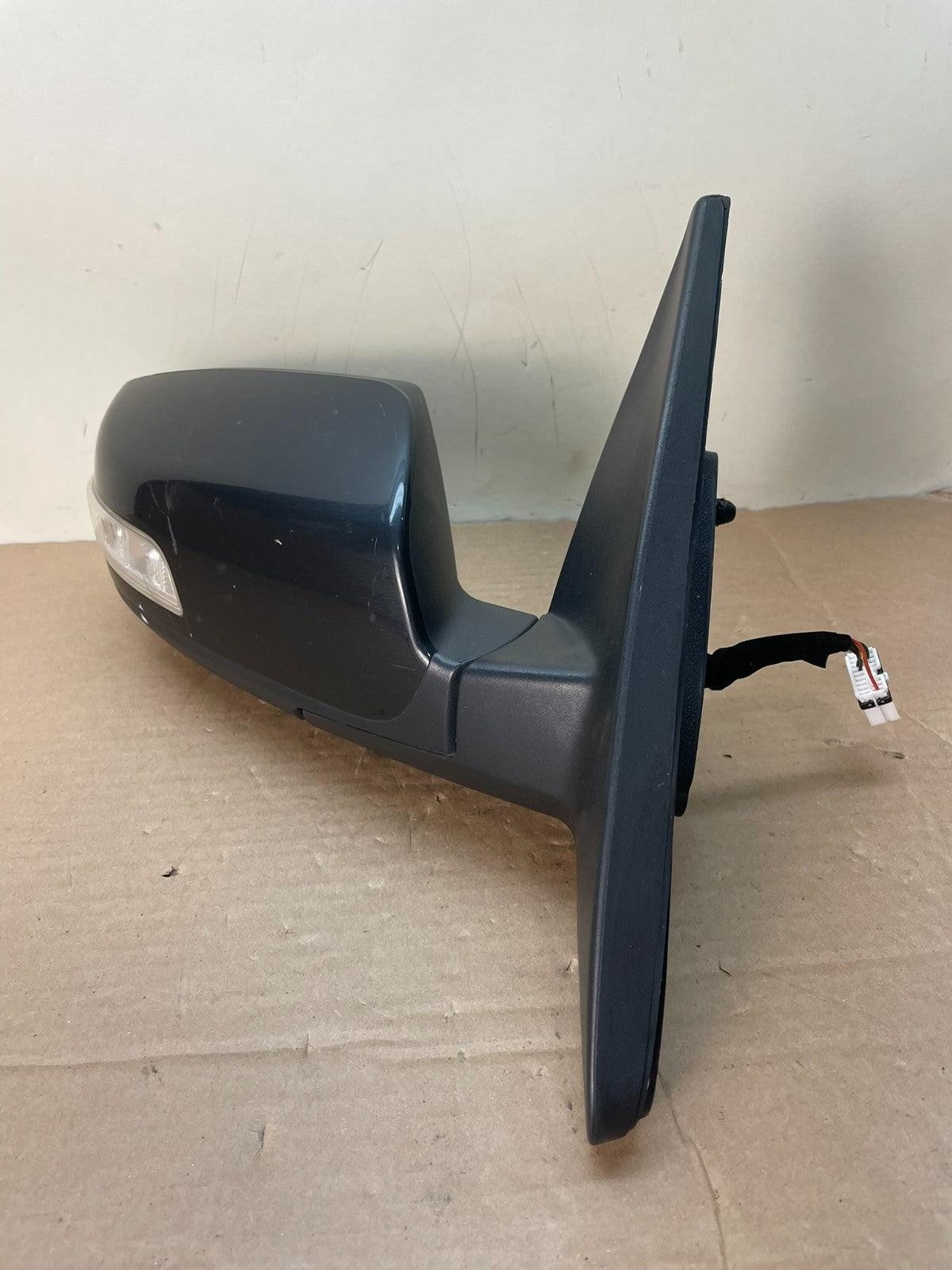 2011 to 2015 Kia Sorento Right Passenger Door Mirror Turn Signal ai0462 DG1