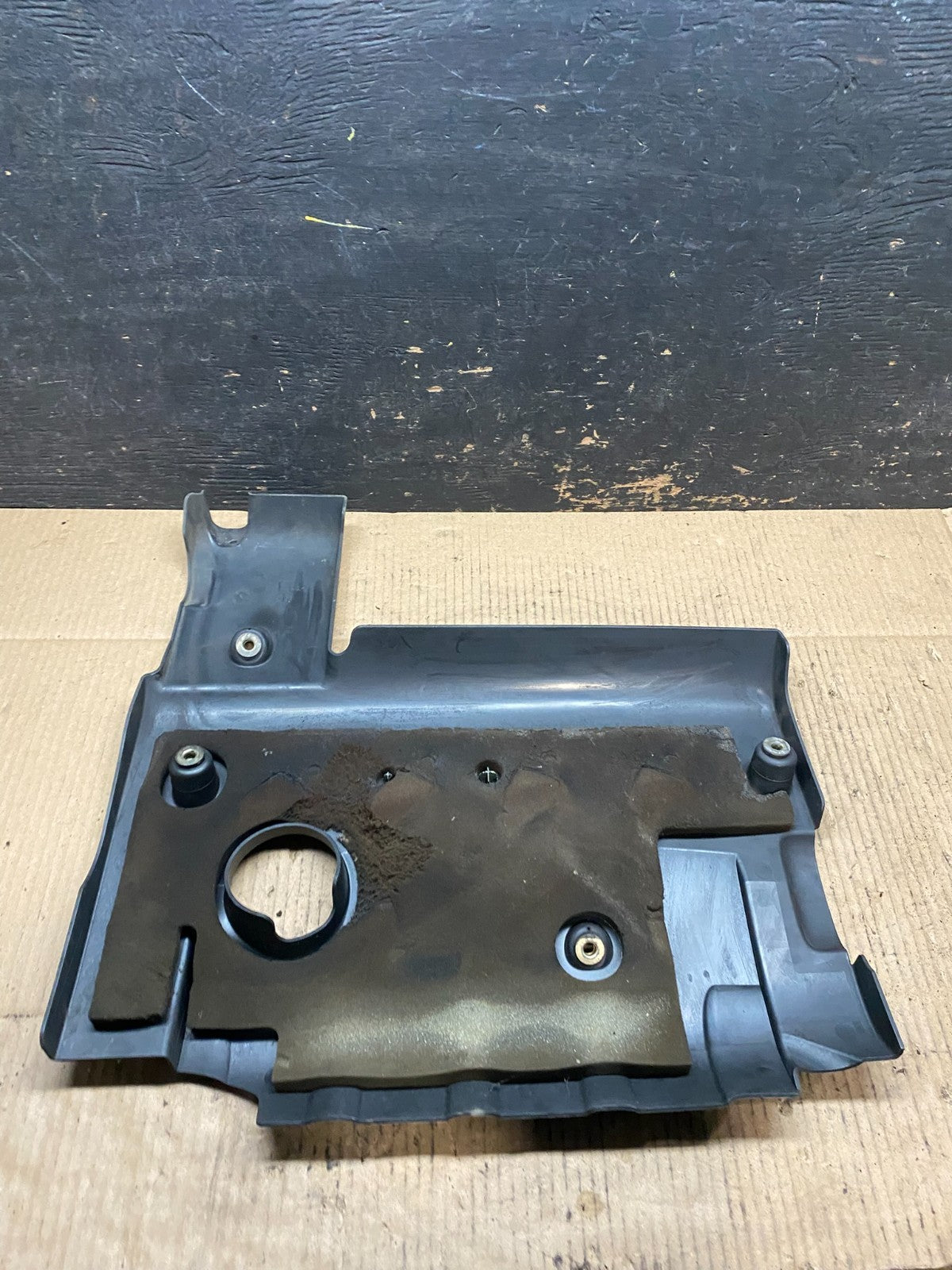 2002 to 2006 Nissan Altima 2.5 L Engine Cover t6628 DG4