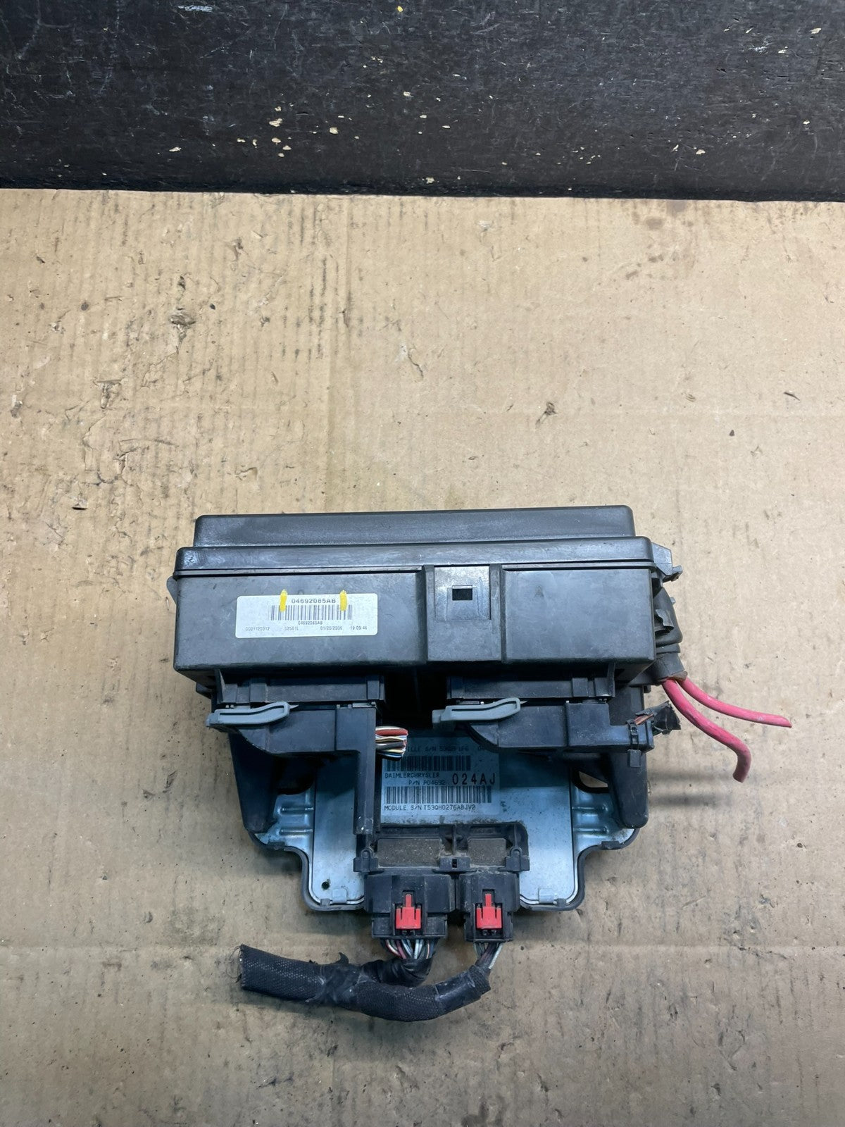 2006 Jeep Commander Fuse Box Relay BCM Body Control Module 04692085ab W7173 DG2