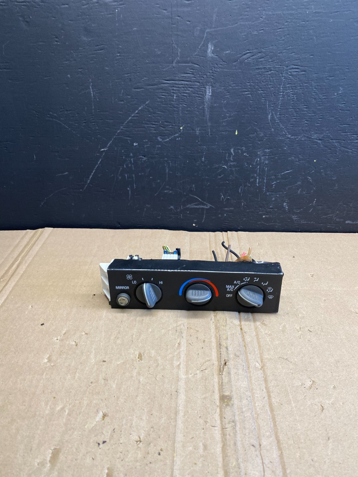 2001 - 2007 GMC Chevrolet Express 1500 Climate Control A/C AB8798 DG0