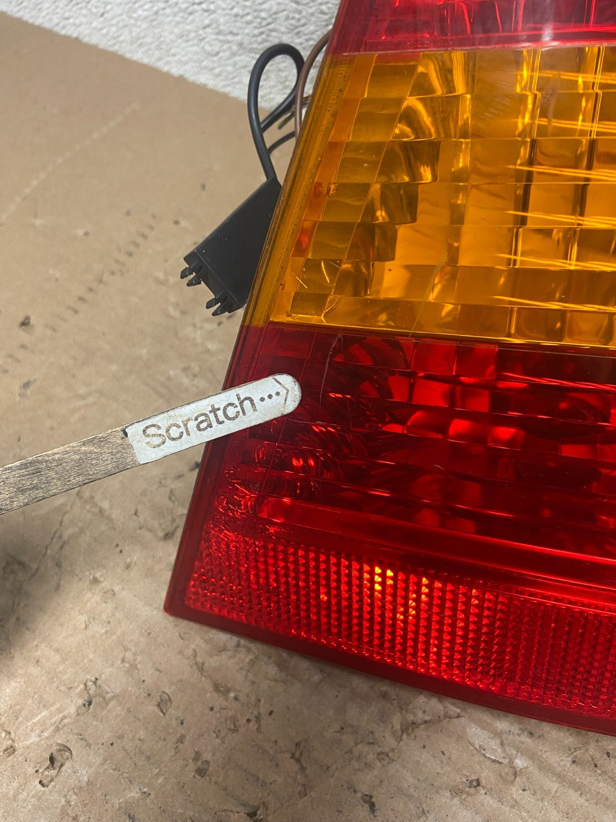 2002 -  2005 BMW 3 E46 Series Right Passenger  Tail Light Oem R0899 DW4