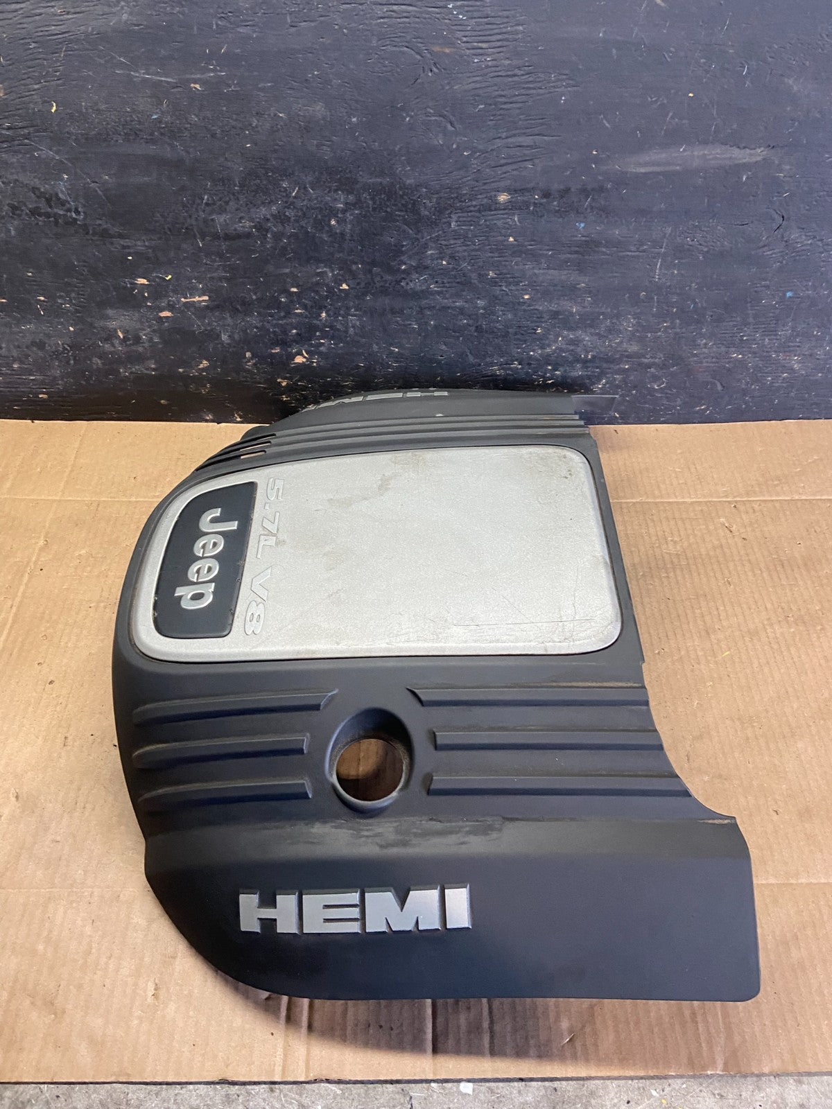 2005 to 2010 Jeep Grand Cherokee 5.7L Hemi Engine Cover Plastic Shield R7326 DG2