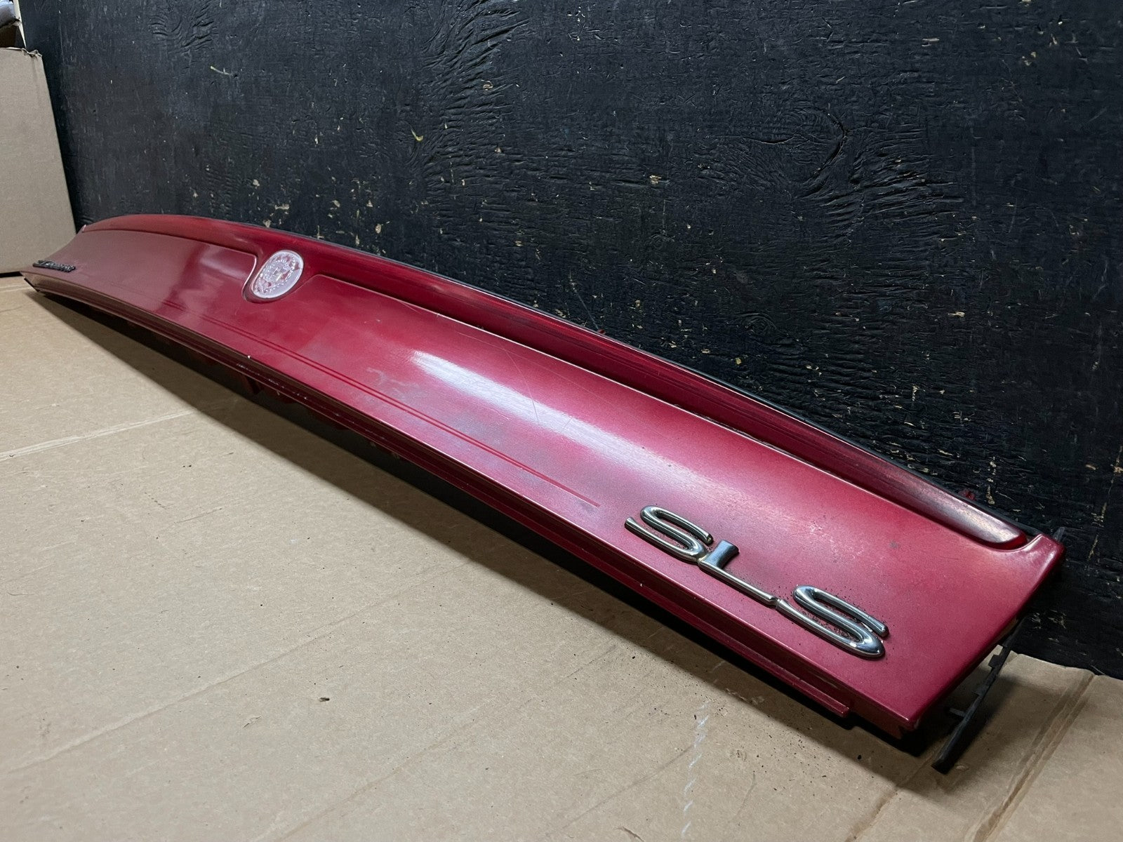 2000 to 2004 Cadillac Seville SLS Rear 3rd Break Light LID Trunk Z5736 DG2