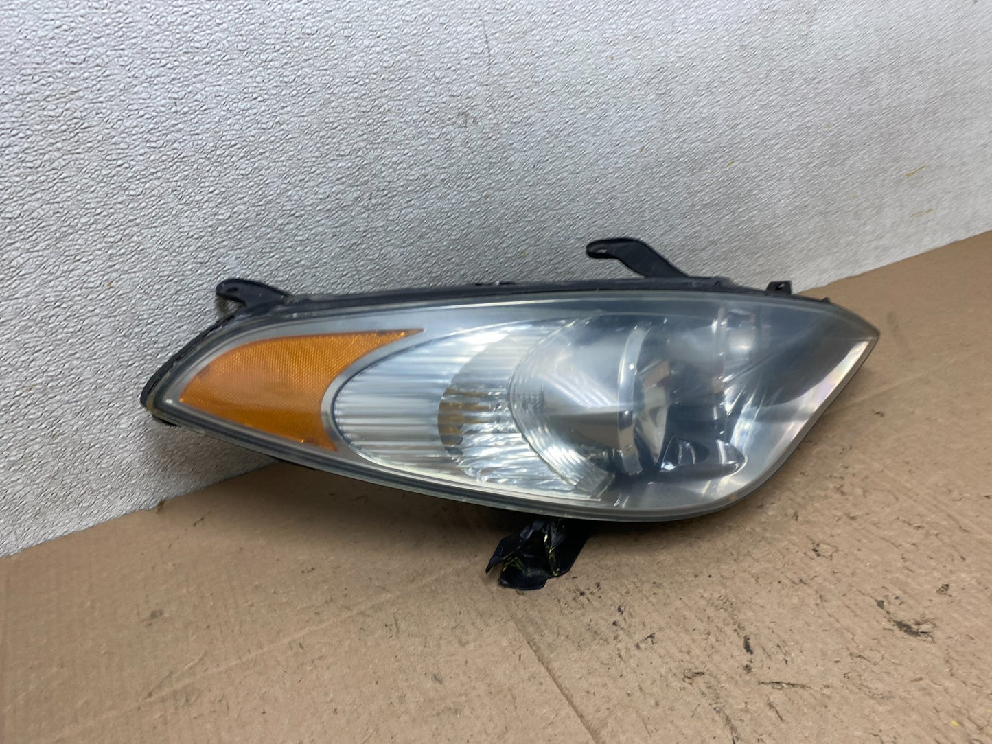 2004 2005 2006 Toyota Solara Halogen Headlight Right Passenger Side W0958 DW2