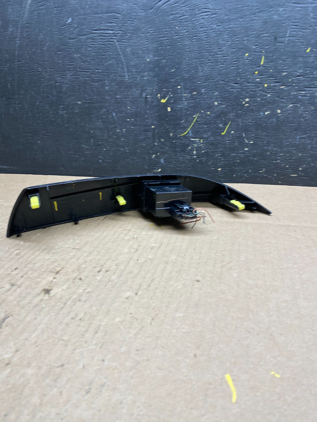2004 to 2010 Toyota Sienna Switch Key Light Indicator Bezel Trim T4693 DG3