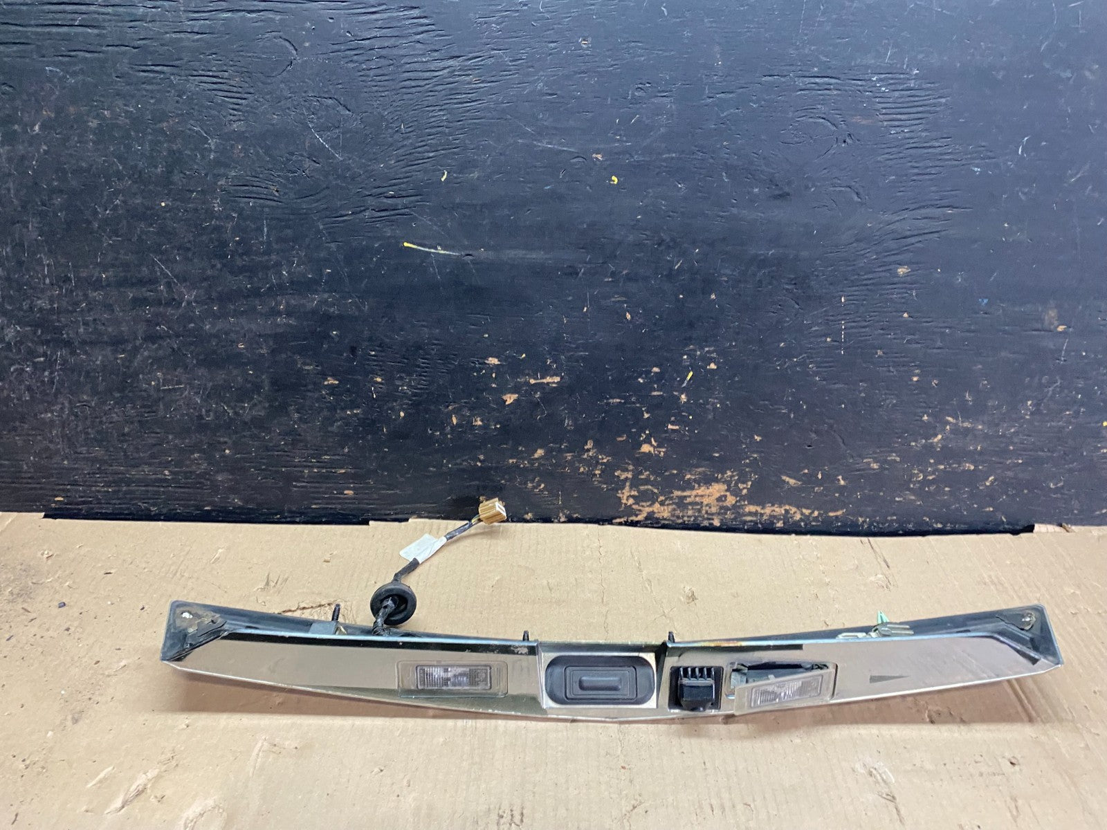 2010-2015 Cadillac SRX Rear Liftgate Tailgate Finish Molding W/ Camera V3415 DG6