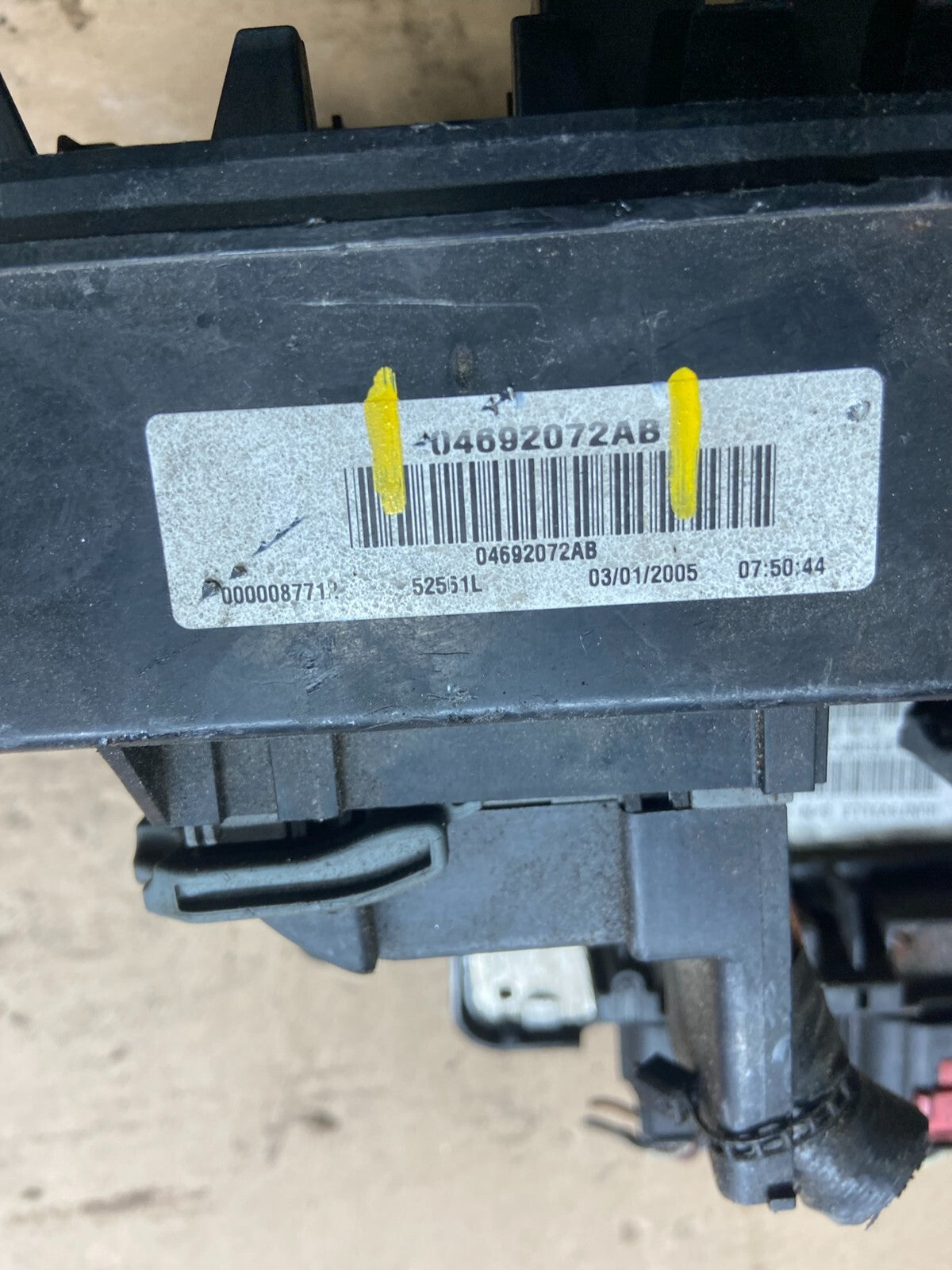 2005 Jeep Grand Cherokee Integrated Power Fuse Box Relay N8931 PS3
