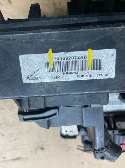 2005 Jeep Grand Cherokee Integrated Power Fuse Box Relay N8931 PS3
