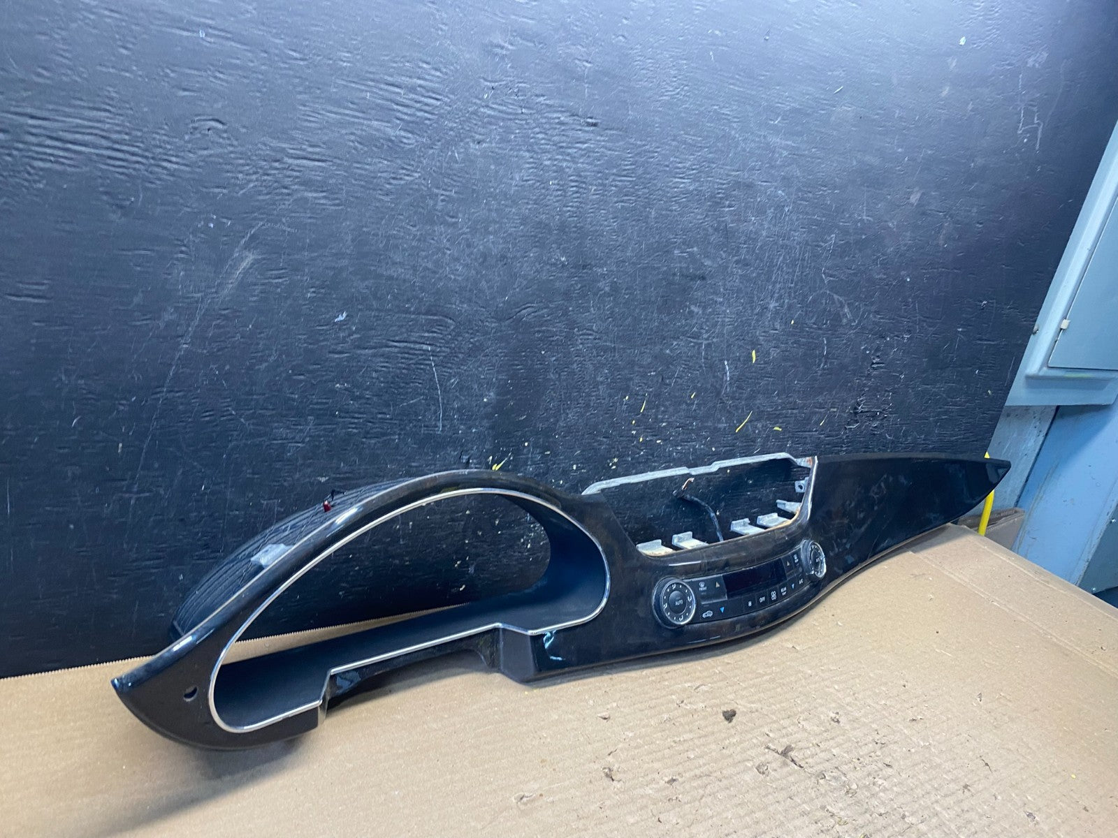 2006 to 2011 Mercedes CLS-Class Cls500 Dash Climate Control Trim Panel S3127 DG1