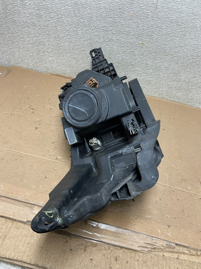 2013 to 2019 Ford Taurus Left Driver LH Side Headlight Halogen OEM AB0159 DW10
