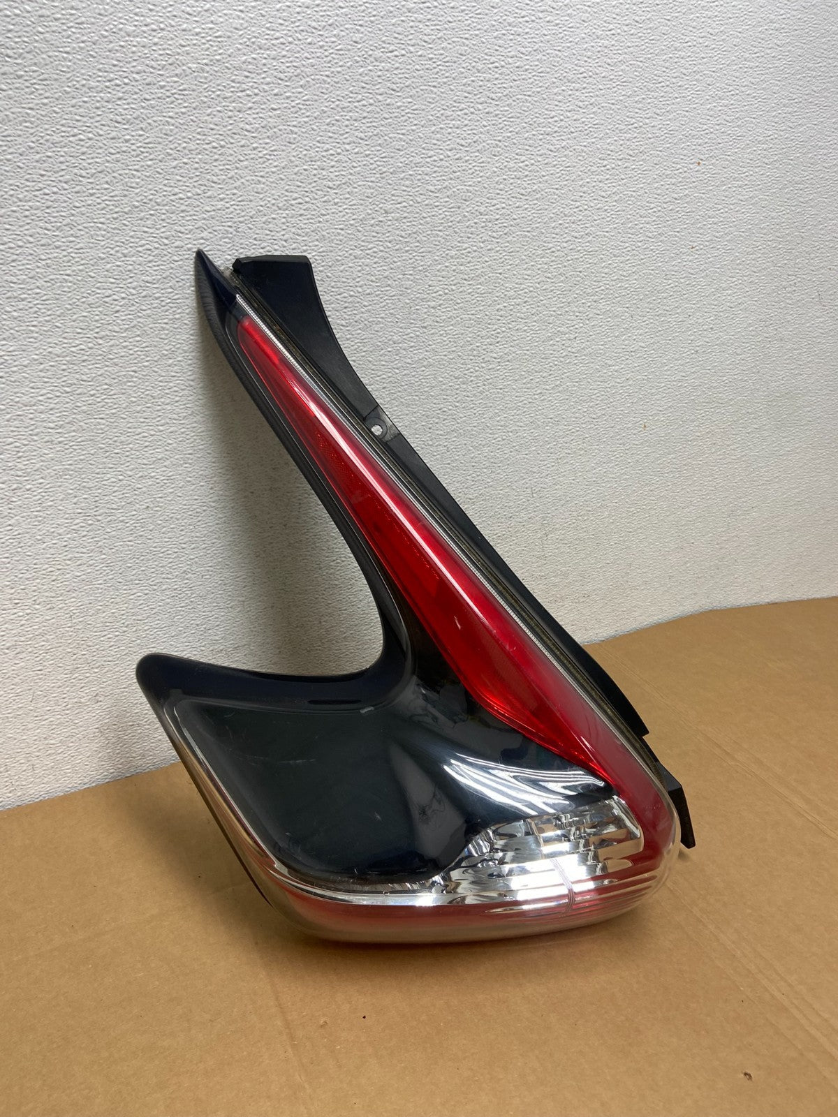 2015 to 2017 Nissan Juke Left Driver LH Side Tail Light AC7433 DG2