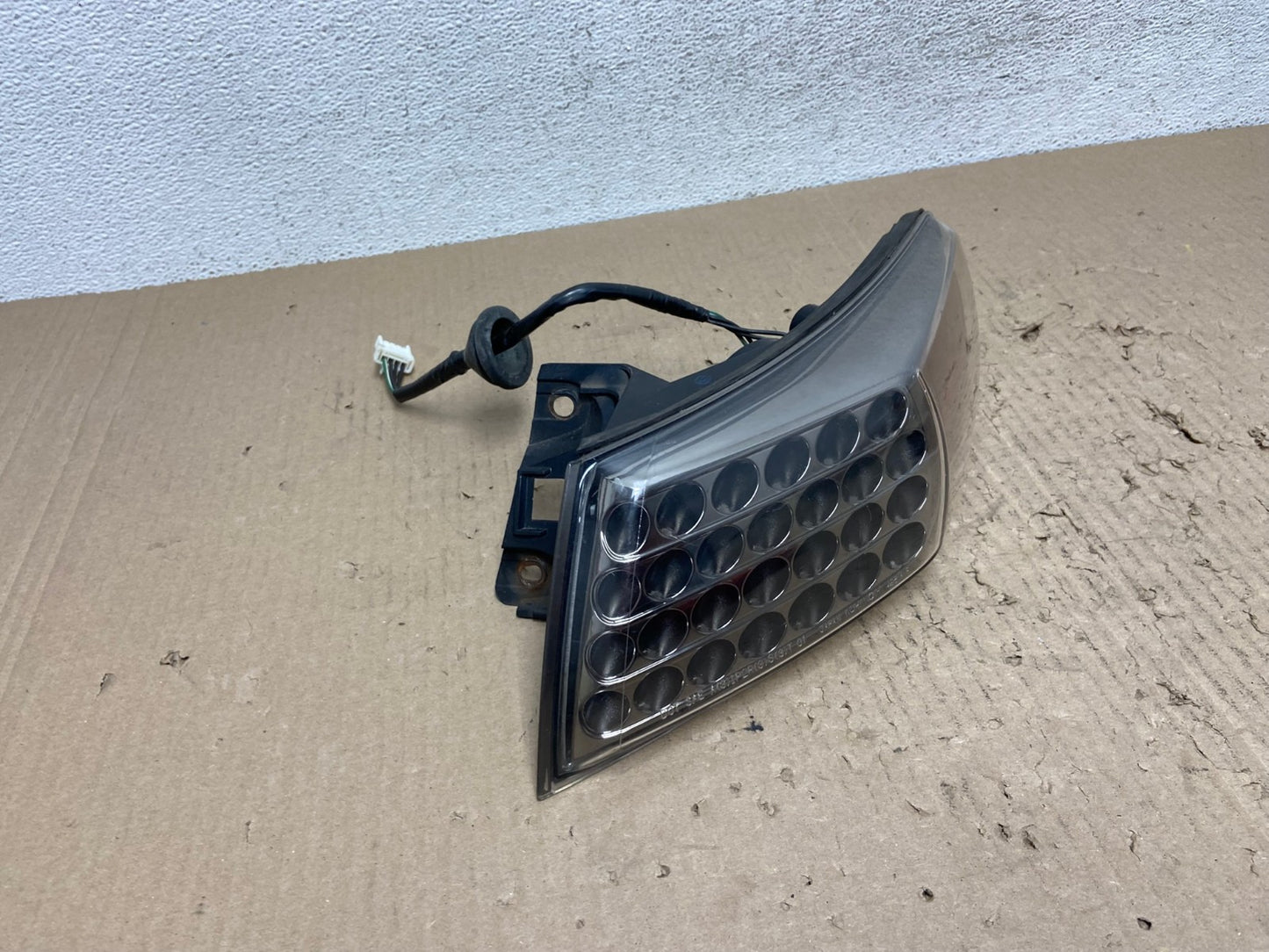 2006 2007 2008 Infiniti FX35 Right Passenger Smoked lens Tail Light AF28862