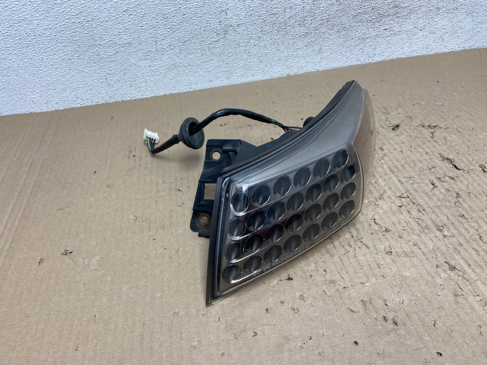 2006 2007 2008 Infiniti FX35 Right Passenger Smoked lens Tail Light AF28862