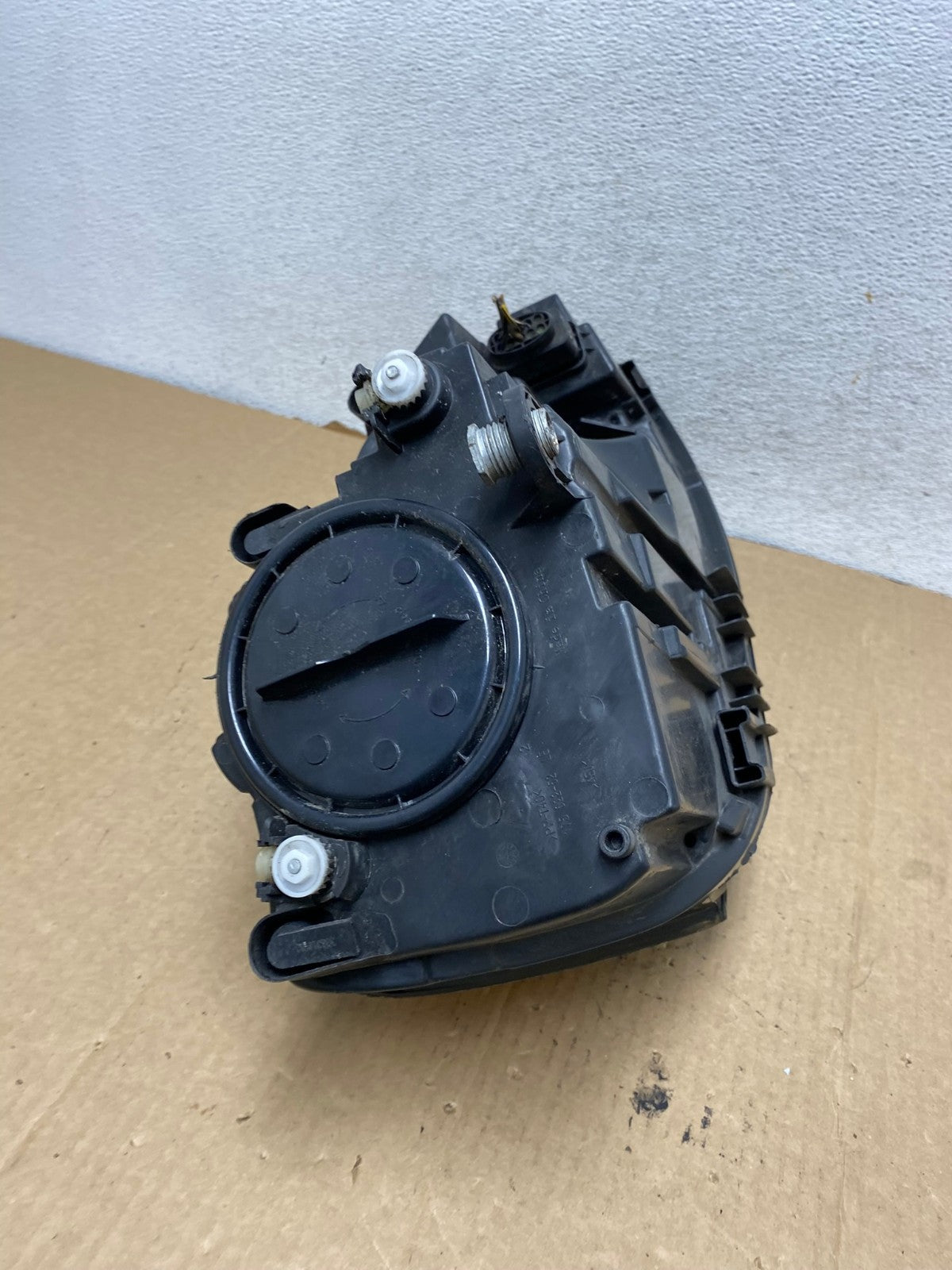 2011 to 2014 Volkswagen Jetta Left Driver LH Headlight Halogen AG2031 LK8