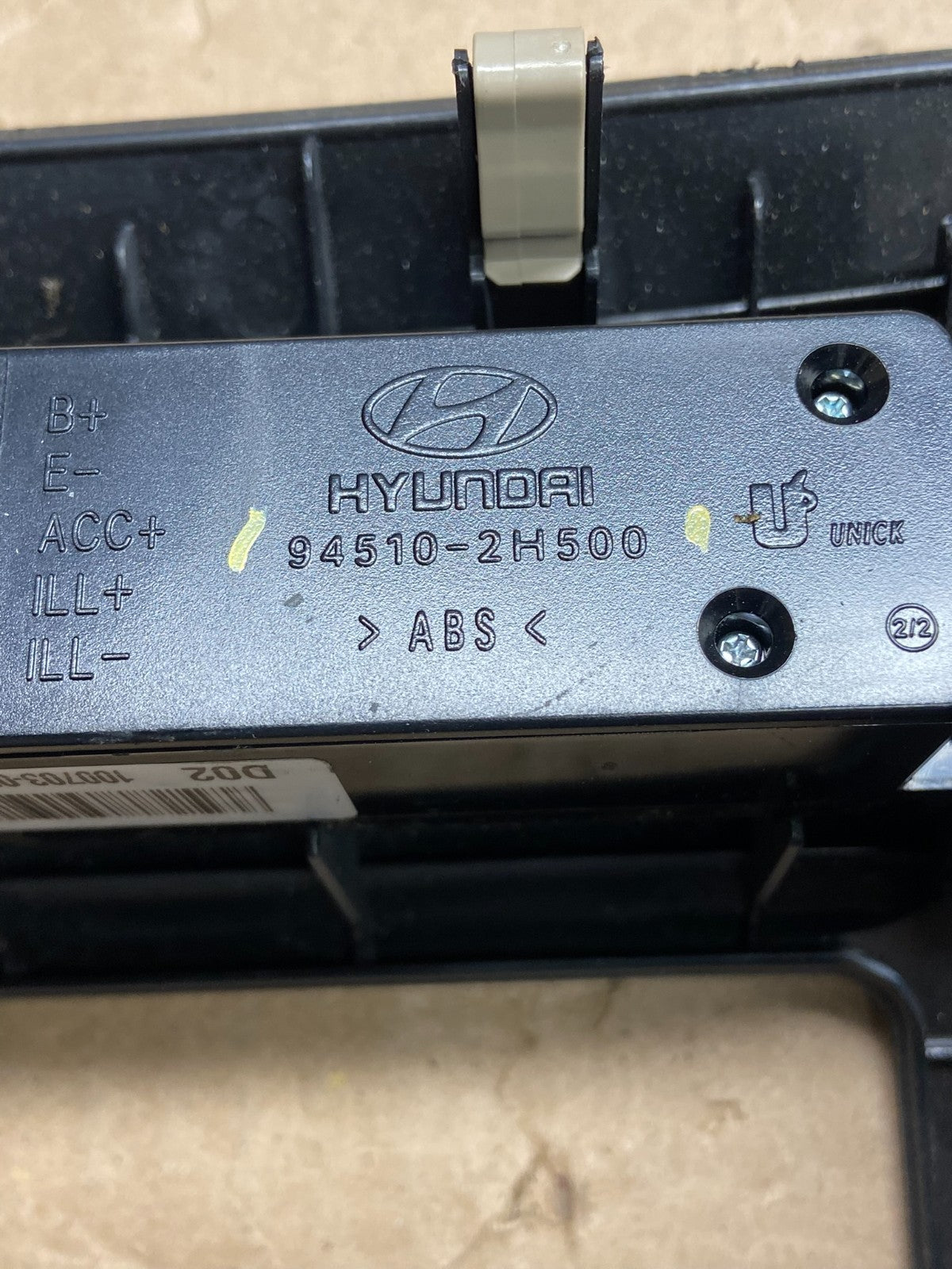 2007-2010 Hyundai Elantra Radio Heat AC Climate Control Air Vent Bezel AI6394 DG5