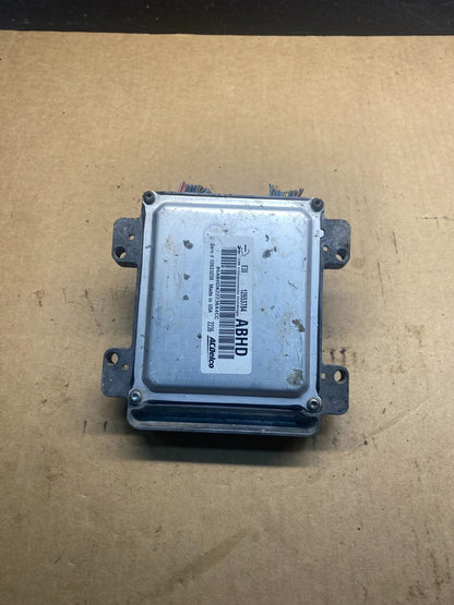2010 - 2013 GMC Sierra 5.3L Engine Control Module ECM ECU AH7177 DW1