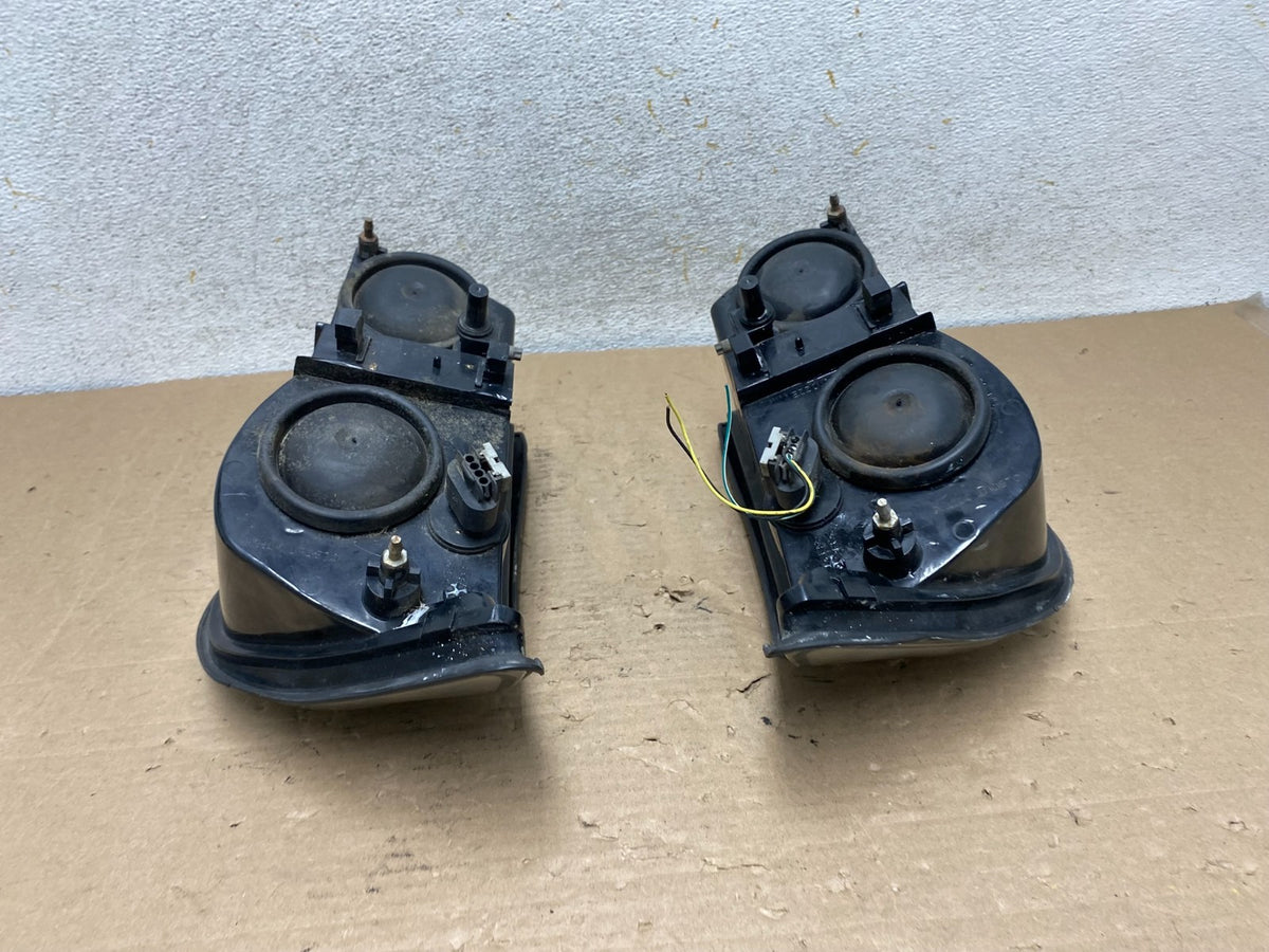 2001 - 2005 Pontiac Aztek Left+Right Set Headlight AI1001 DG11