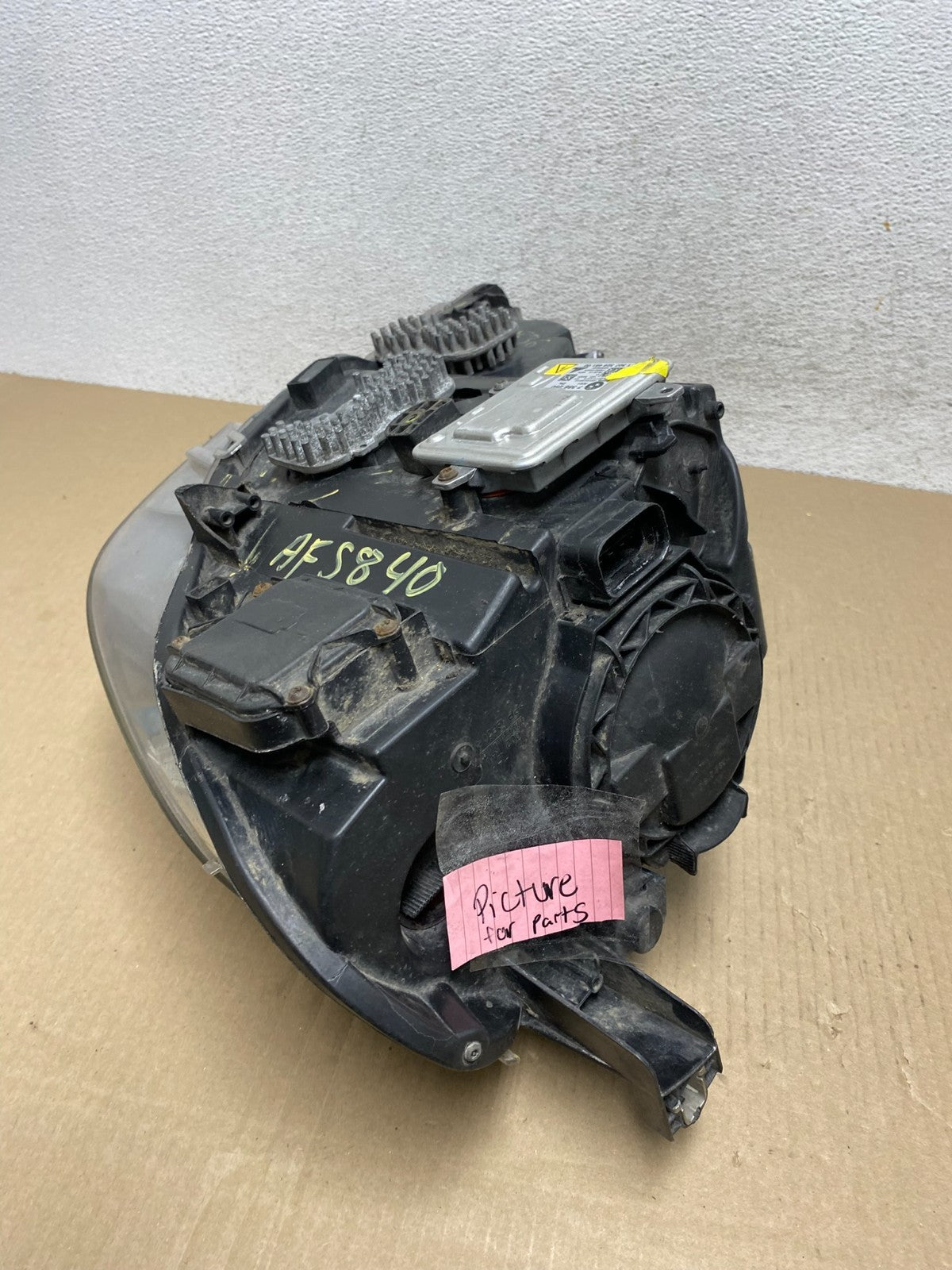 2011 to 2013 BMW X5 Right Passenger RH Side Headlight Xenon HID AF5840 DW4