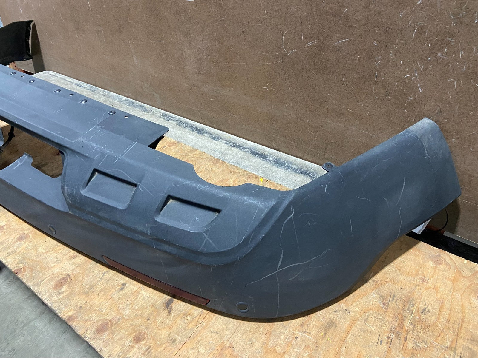 2020 to 2023 Ford Explorer Police Interceptor Rear Upper Bumper Cover X8189 PS4