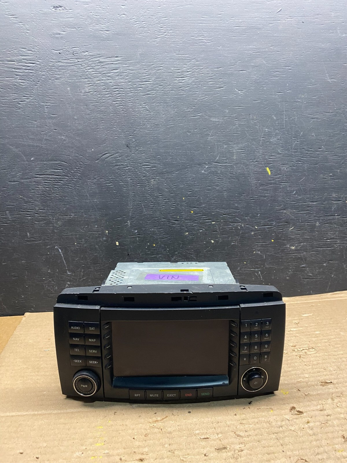 2006-2009 Mercedes W251 R350 Head Command Navigation Radio 6 CD Player j9493 DG0