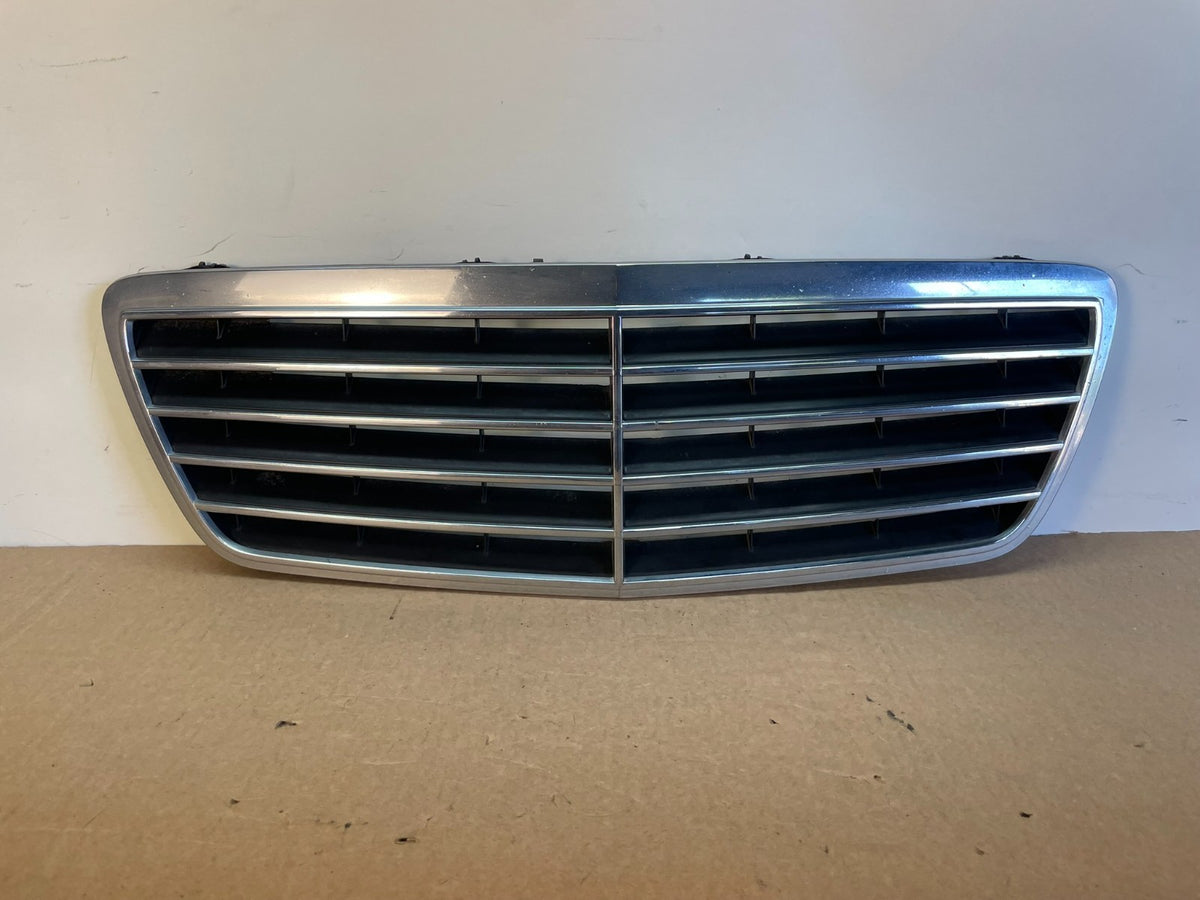 2000 to 2003 Mercedes Benz E-Class E320 E55 Front Upper Grill Grille AH0319 DG0