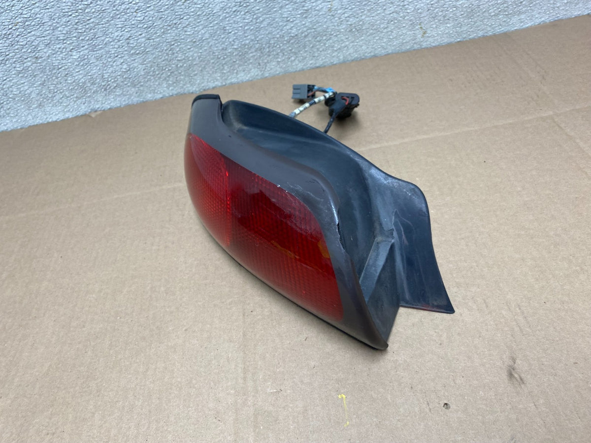 1996 to 1997 Ford Taurus Left Driver Lh Side Tail Light W0487 DW1