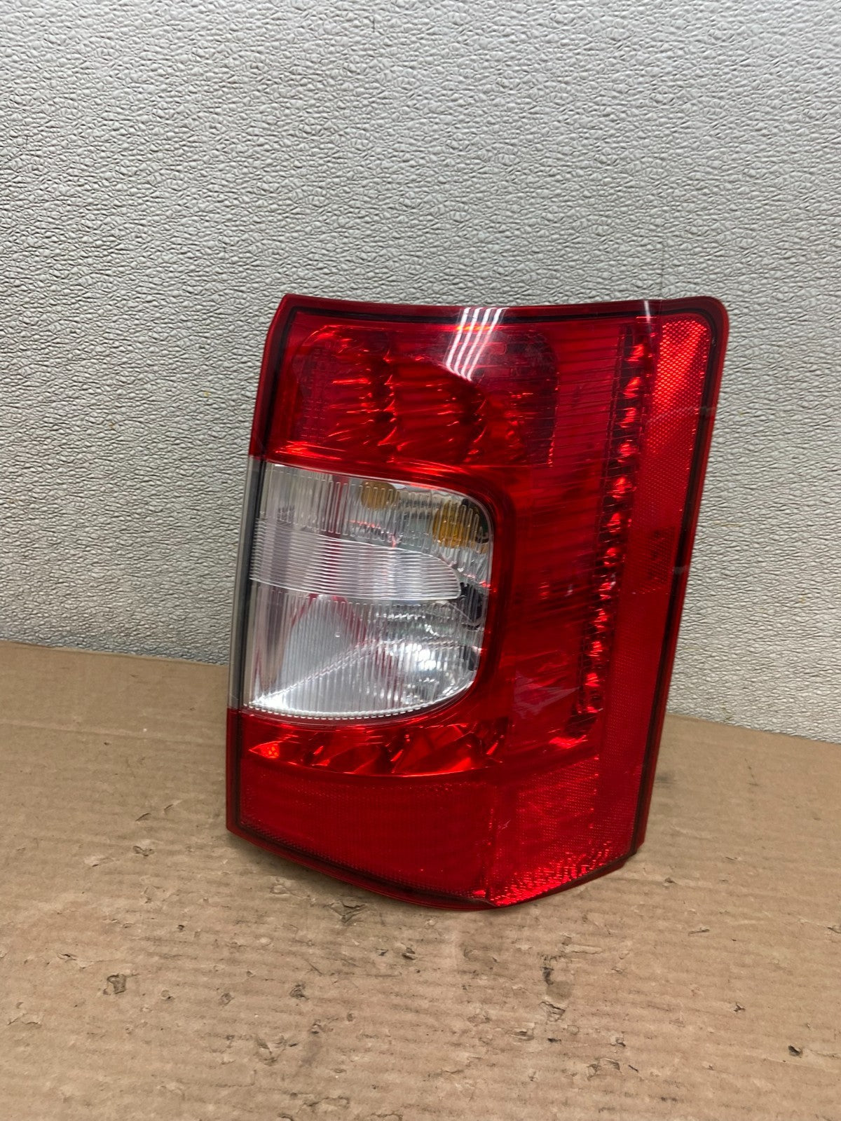 2011-2016 Chrysler Town and Country Right Passenger RH Tail Light AA9444 LK0