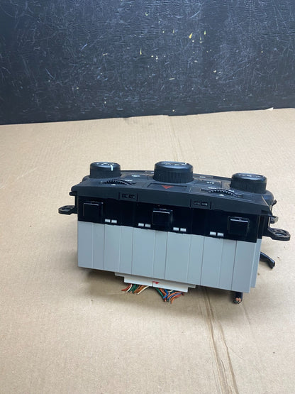 2006 - 2012 Kia Sedona AC Temperature Climate Control Switch AE4214 DG3