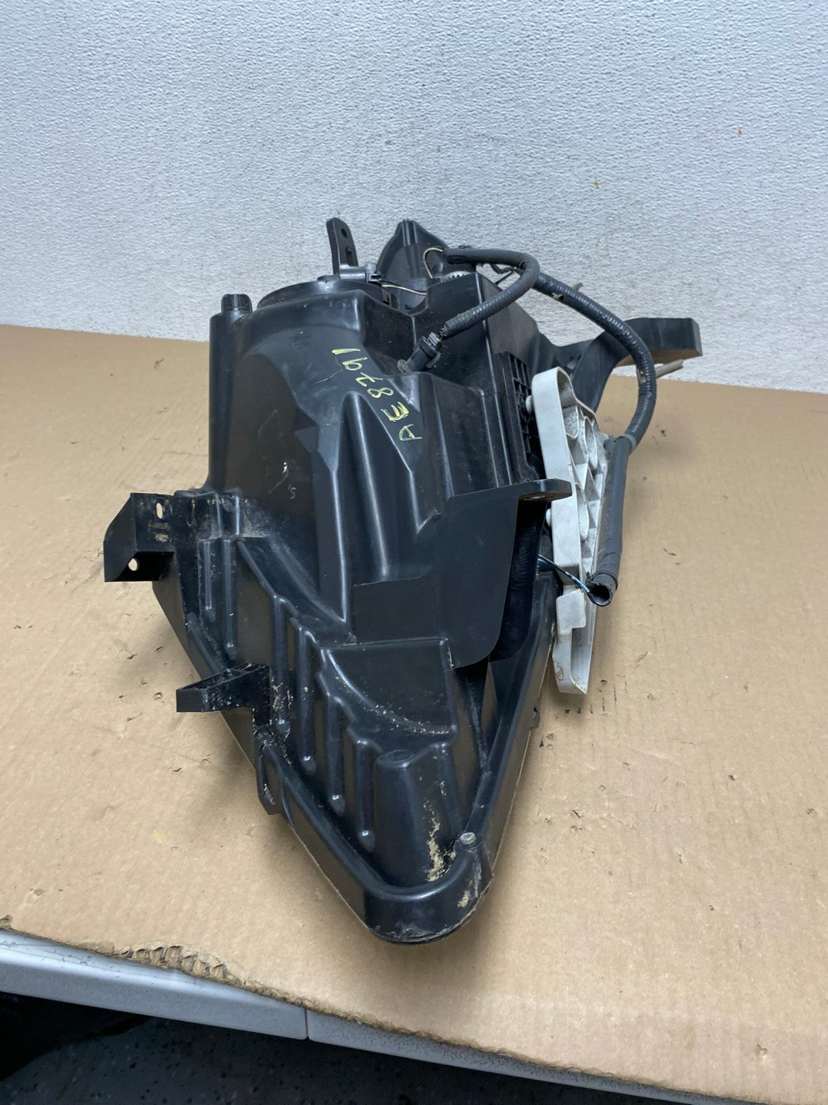 2013 to 2016 Nissan Pathfinder Right Passenger RH Side Headlight AE8791 LK8