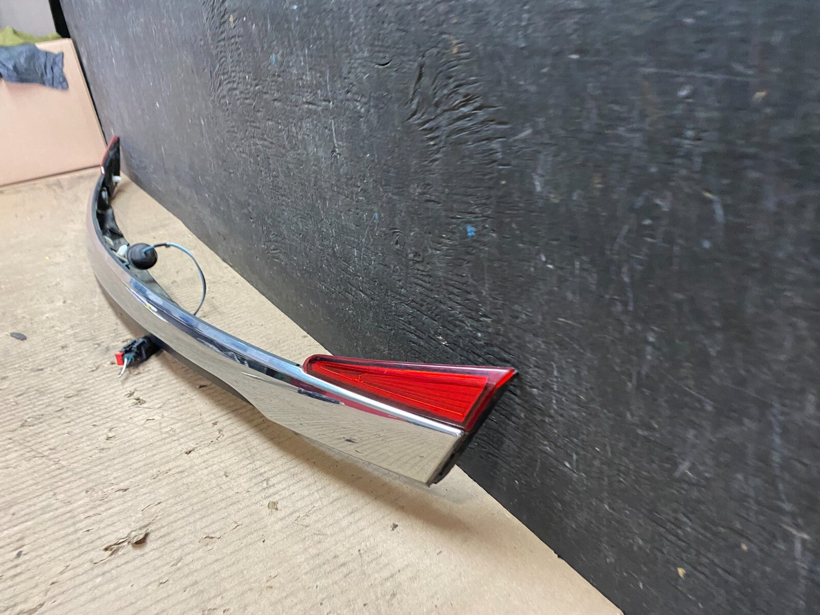 2011 2012 2013 2014 Chrysler 200 Sedan Rear Trunk Chrome Moulding  Oem J73461
