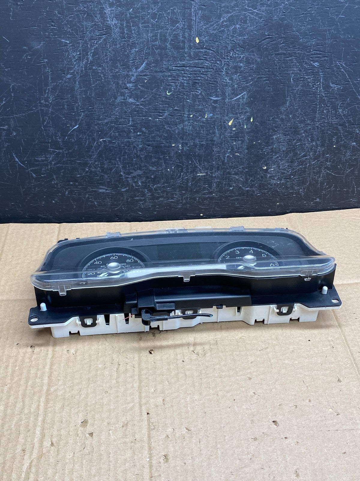 2009 to 2010 Mercury Marquis Speedometer Cluster Gauge ac9395 DG3