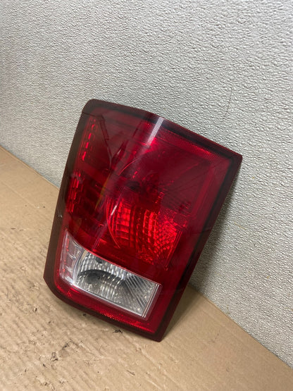 2007 to 2010 Jeep Grand Cherokee Left Driver Lh Tail Light Oem AA9384 LK1