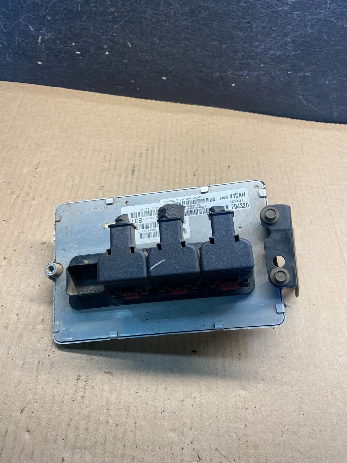 2005 Dodge Magnum Charger 3.5L Engine Control Unit ECU p04896415ah AF9220 DG0
