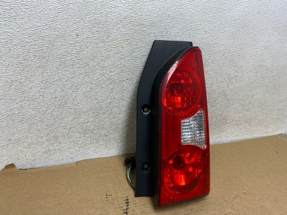 2005 to 2015 Nissan Xterra Right Passenger Rh Side Tail light AH7986 LK1
