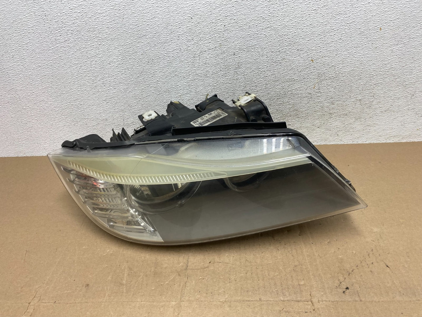 2009-2011 BMW 3 Series 328i 4/D Sedan Headlight Halogen Right Passenger AE67350