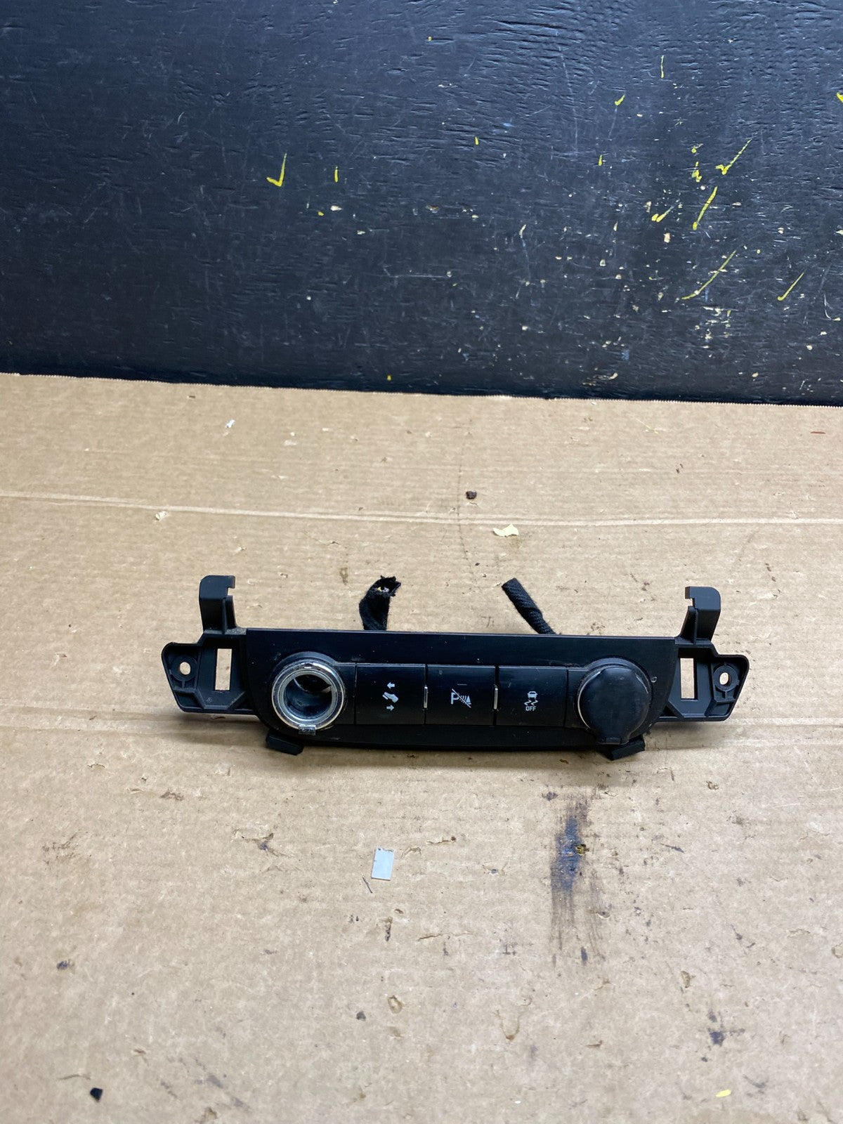 2007-2014 Chevrolet Tahoe Silverado Yukon Pedal Traction Control Switch W9447 DG0