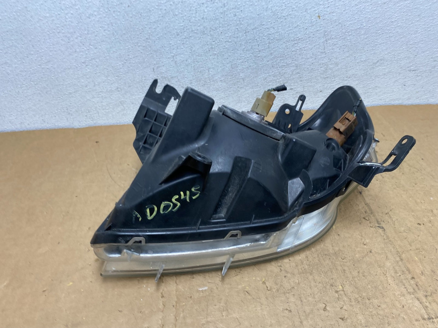 2008 to 2011 Mercury Mariner Right Passenger RH Side Halogen Headlight AD0545 DW8