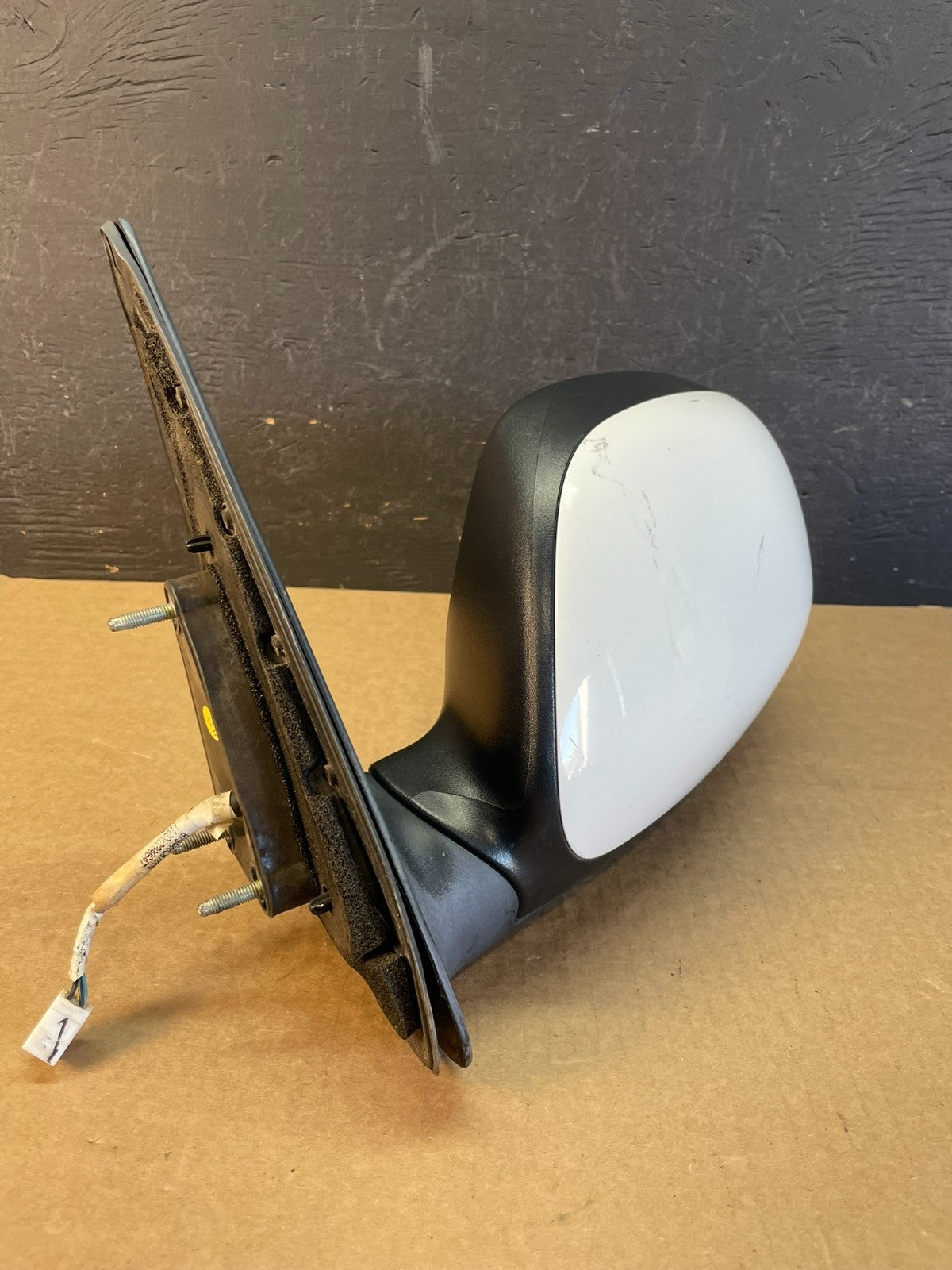 2001 to 2006 Toyota Sequoia Left Driver View Door Mirror AC9984 DG1