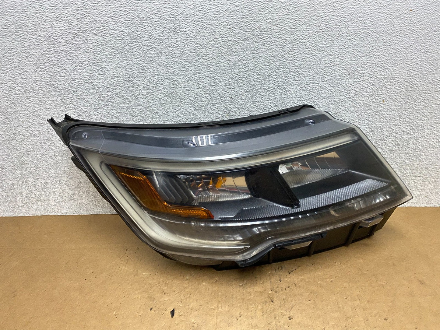 2016-2019 Ford Explorer Right Passenger Led Black Headlight W/Module AD4627 DW0
