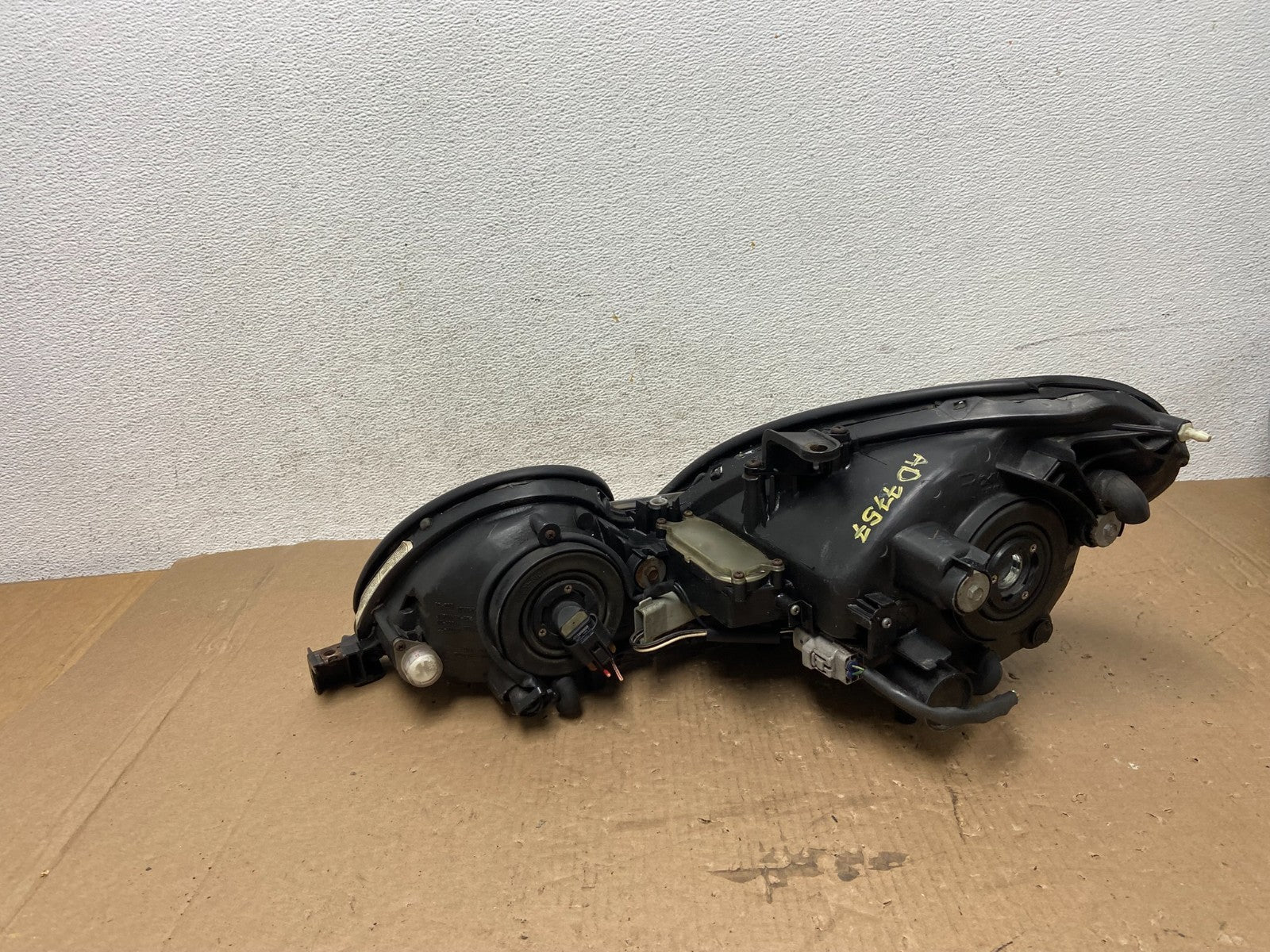2001 to 2005 Lexus GS430 Gs300 Right Passenger Headlight Halogen AD7757 DW5