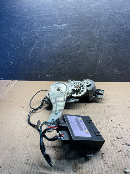 2007 2008 Acadia Enclave Escalade Suburban Liftgate Door Module Motor v2447 DG4