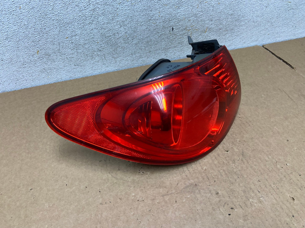 2007 to 2010 Hyundai Elantra Sedan Left Driver Side Tail Light AI3373 LK2