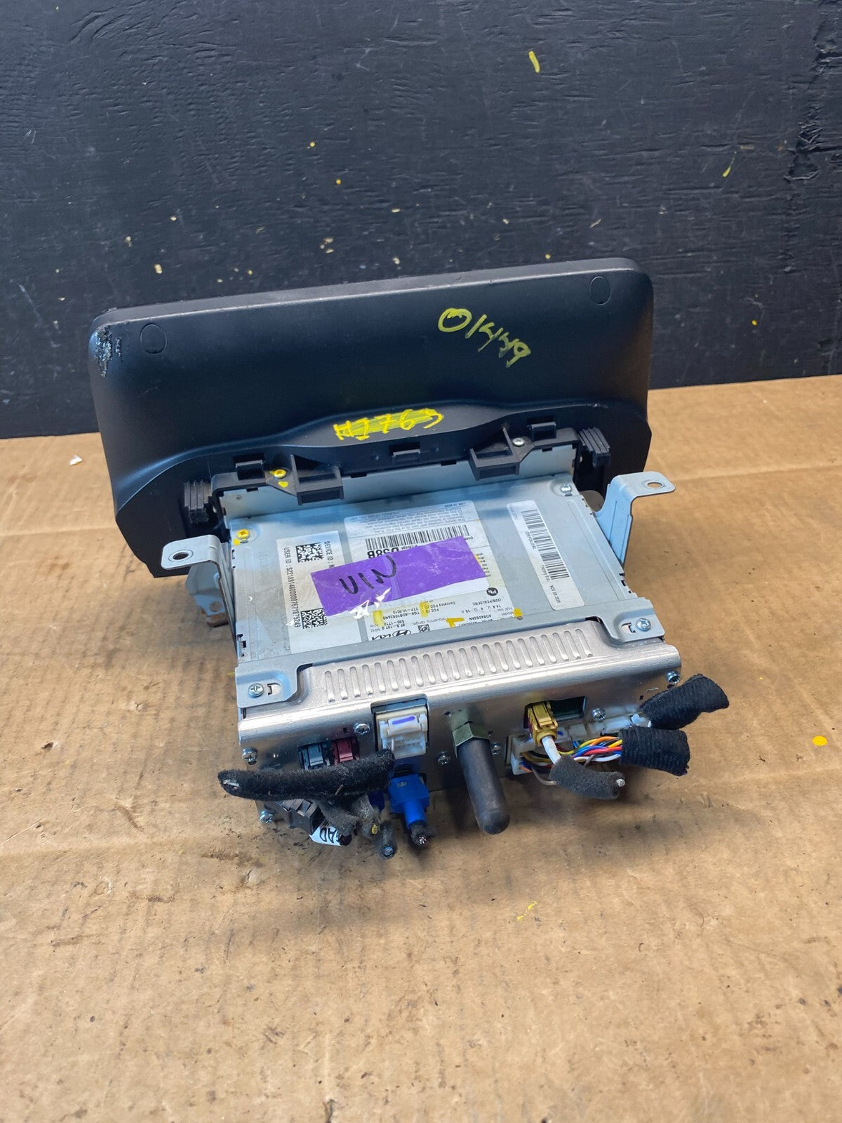 Damaged 2021 - 2023 Hyundai Santa Fe Display Screen Radio Media O1449 DG4