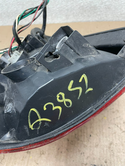 2000 2001 Mazda Mpv Right Passenger RH Side Tail Light Oem q3852 DG12