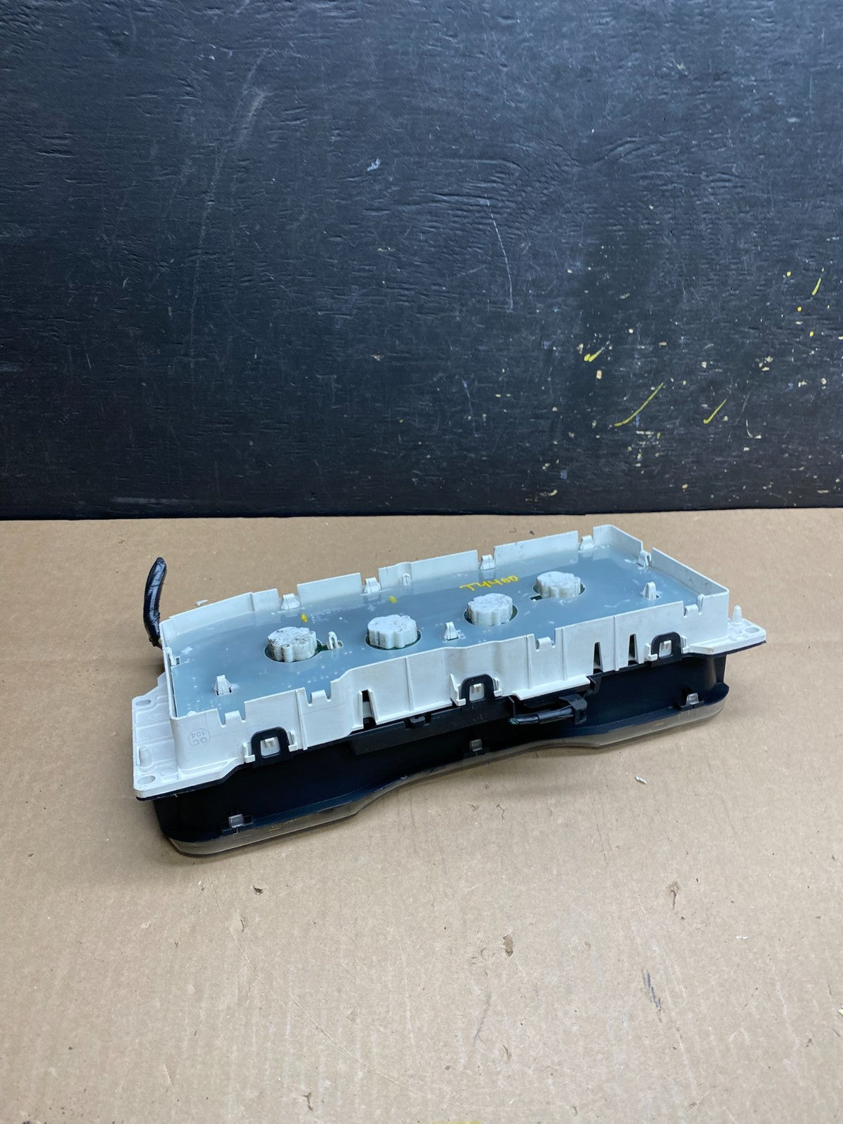 2009 to 2011 Lincoln Town Car Speedometer Cluster Gauge t4400 DG5